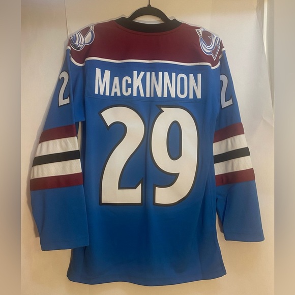 NWT Mitchell Ness NHL Nathan MacKinnon Colorado Avalanche Hockey Jersey Small - Picture 1 of 13